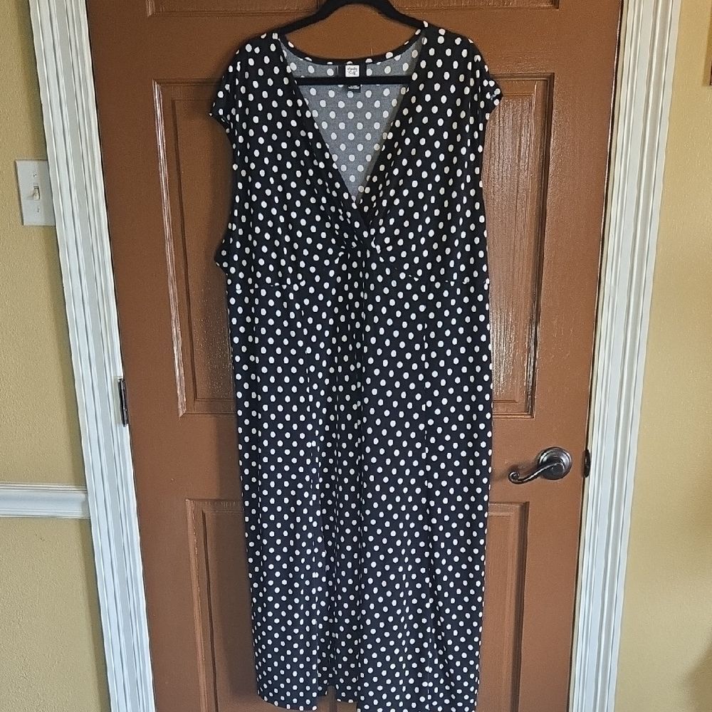Studio-Blk/white polka dot sleeveless long jersey dress Sz 26/28